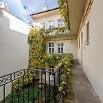 R Byvanie V Srdci Mesta Appartement Košice
